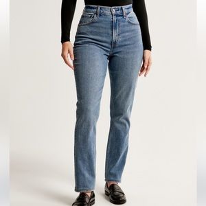 A&F Curve Love Ultra High Rise 90s Slim Straight Jean - Medium Blue (26R)